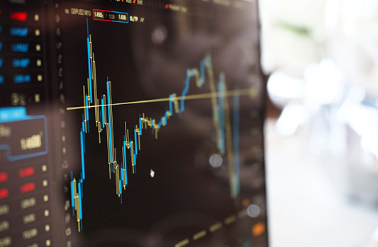 Derivative Trading &<br />
Risk Management